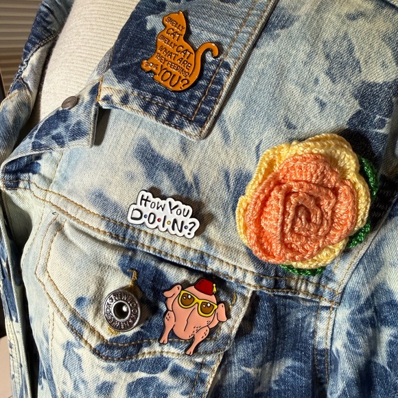 Friends Custom Denim Jacket - Picture 3 of 9